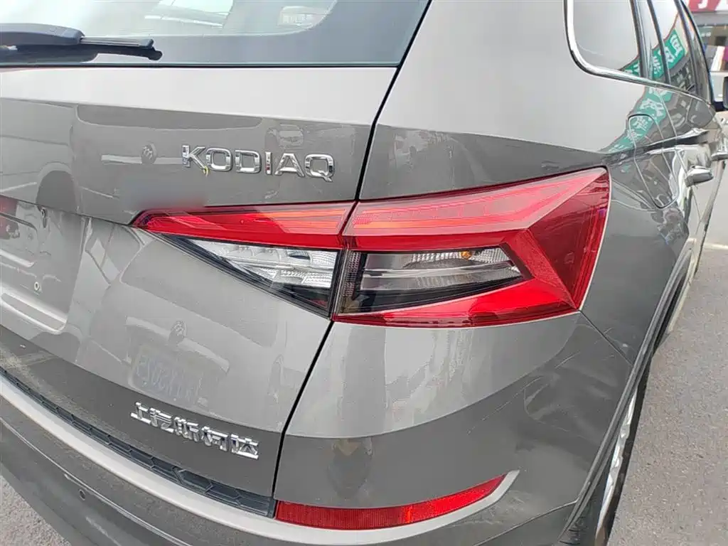 Škoda Kodiaq 2018 TSI330 5-seat FWD Luxury фото 8