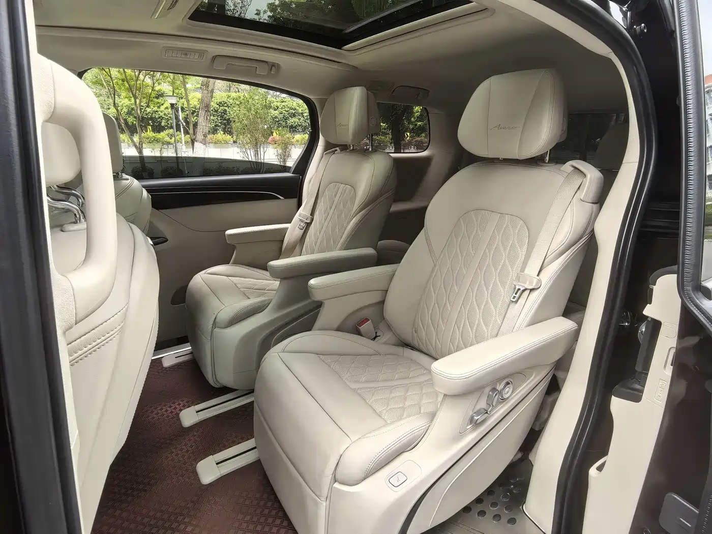 Buick GL8 2020 Avenir Six-Seat Elegance Edition фото 18