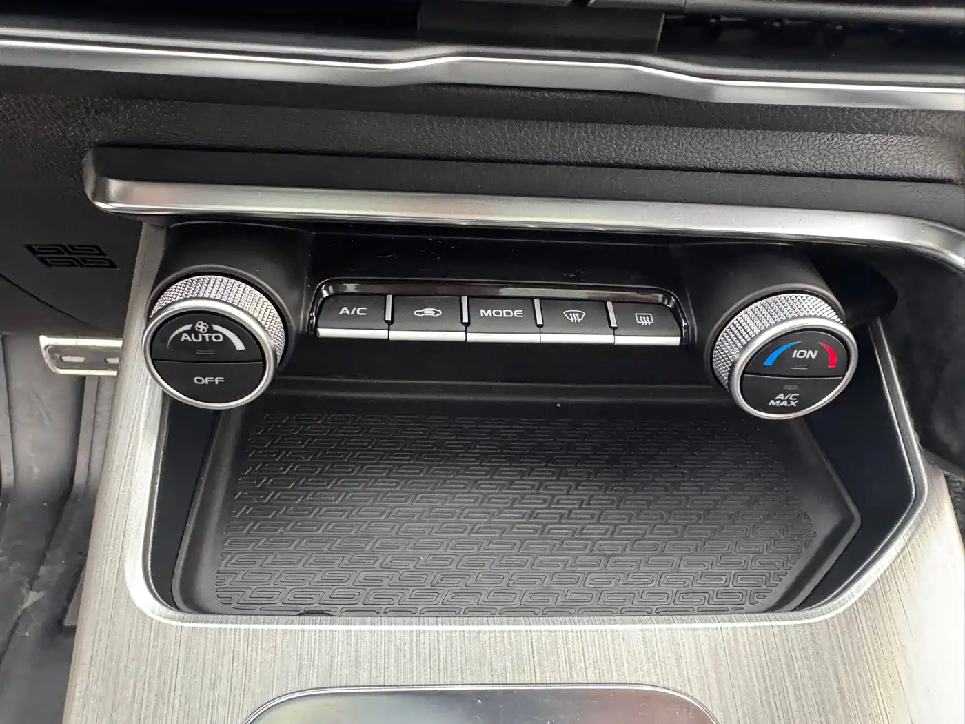 GEELY AUTOMOBILE BINYUE