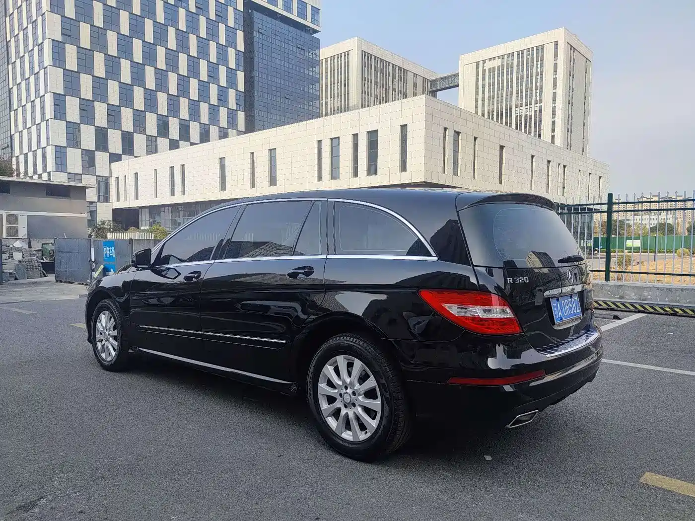 Mercedes-Benz R-Class 2017 R 320 4MATIC Business Collector's Edition фото 3
