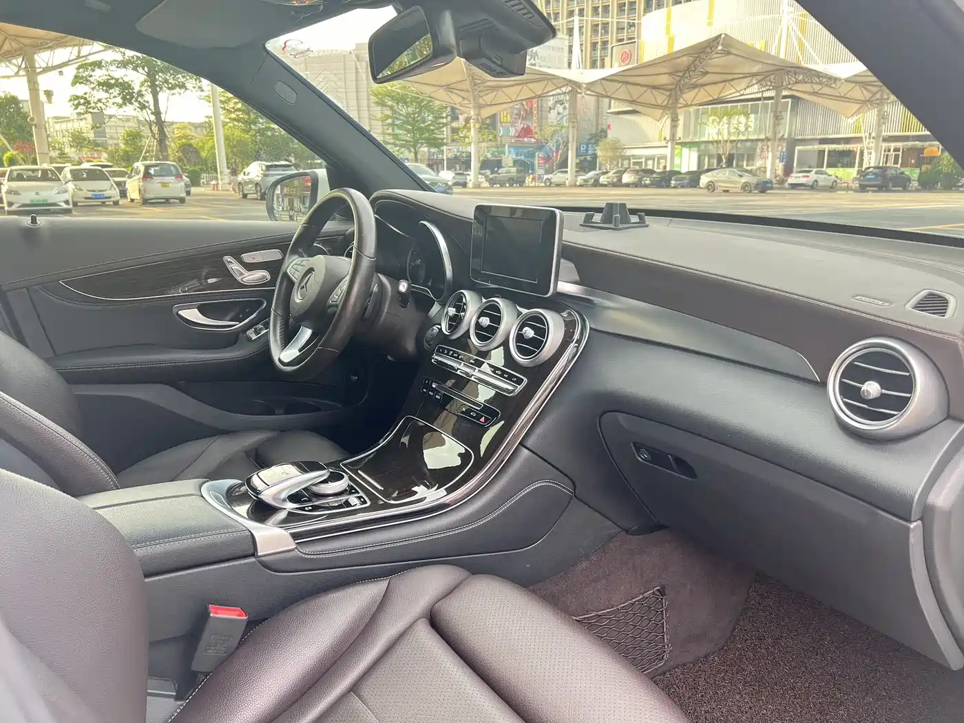 Mercedes-Benz GLC 2018 GLC 260 4MATIC Luxury фото 14