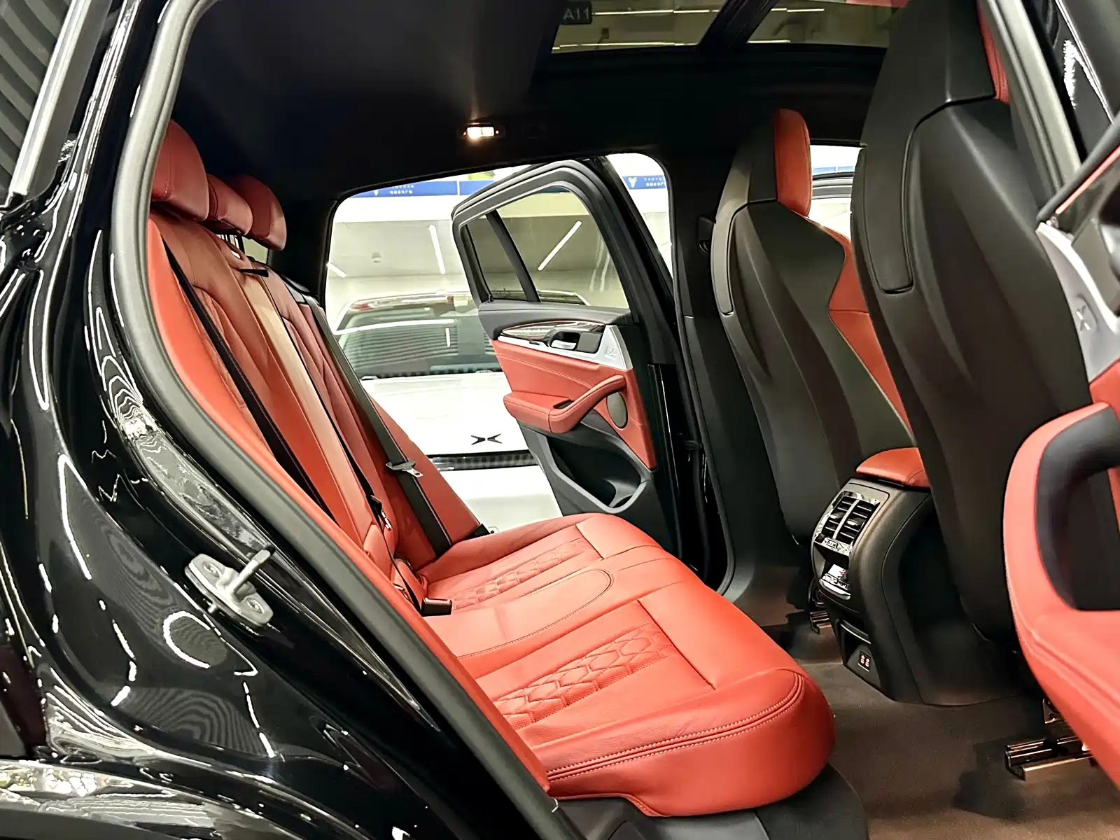 Photo 26 - BMW X4 M