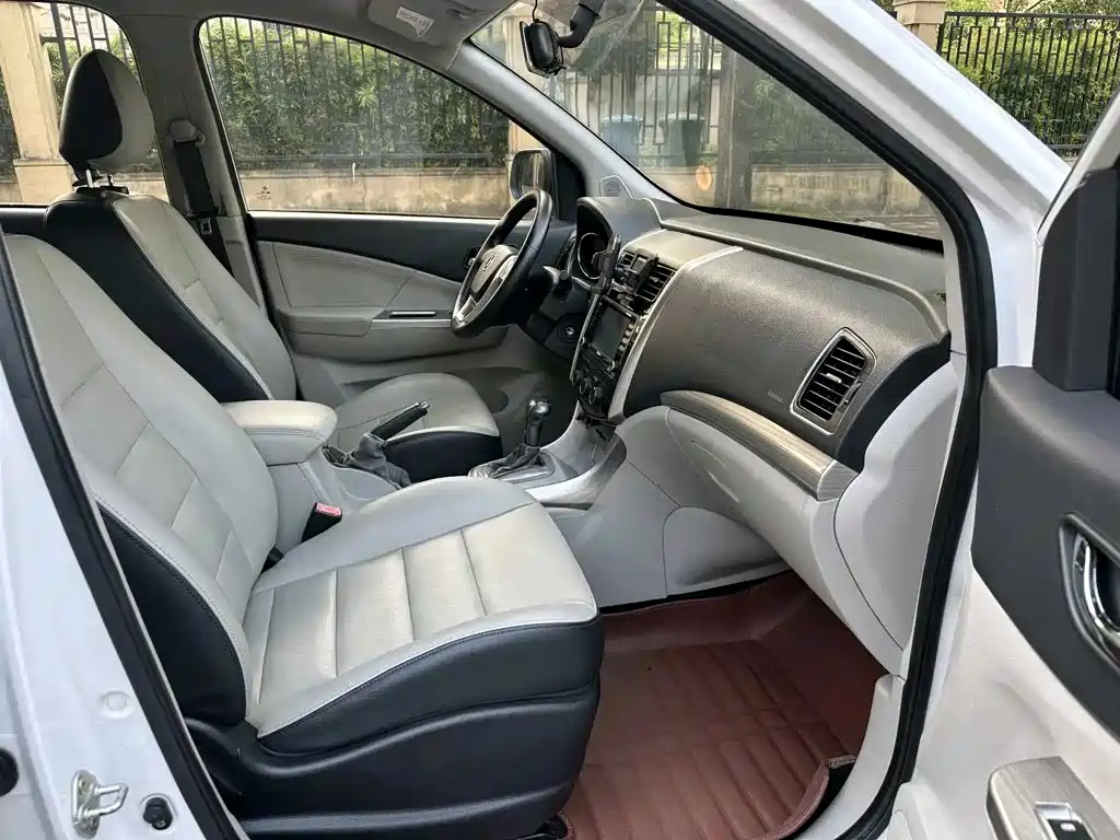 Dongfeng Fengxing Fengxing S500 2016 2016 1.6L CVT Luxury