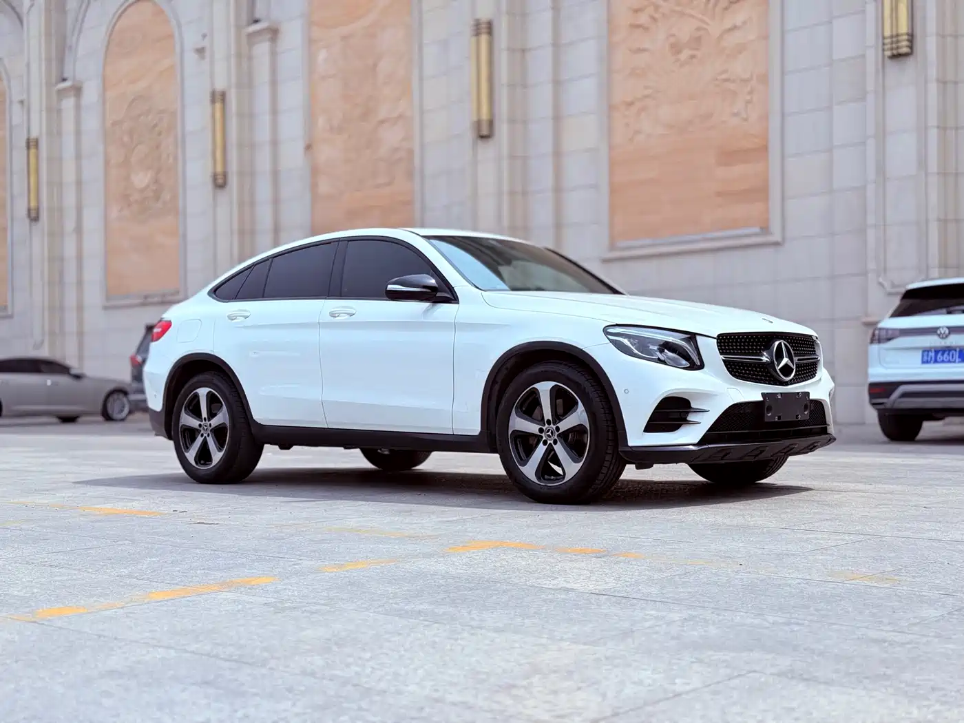 Mercedes-Benz GLC Coupe 2019 GLC 200 4MATIC Coupe SUV фото 3