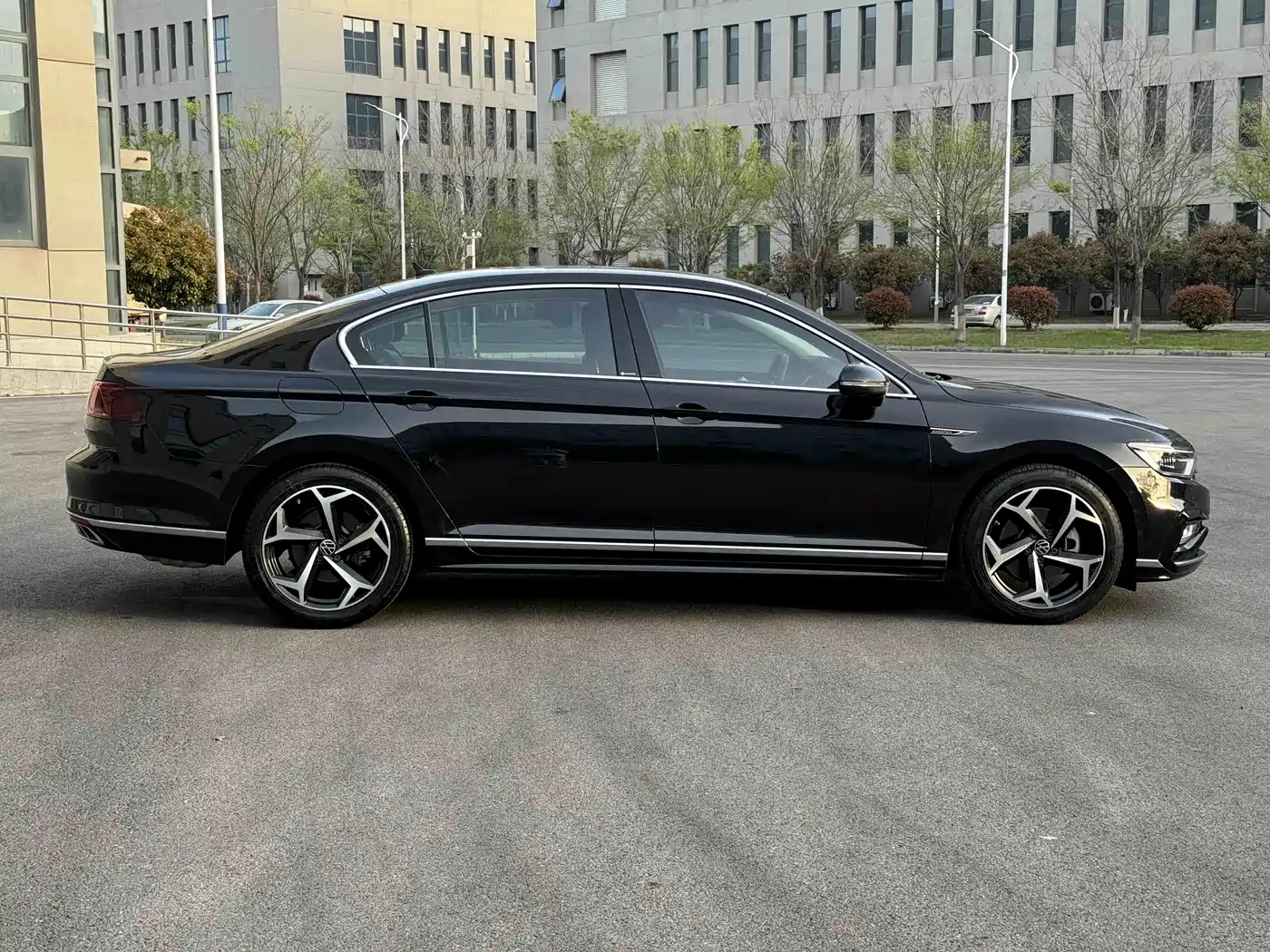 Volkswagen Magotan 2023 Model 2 Million Commemorative Edition 330TSI DSG Luxury фото 8