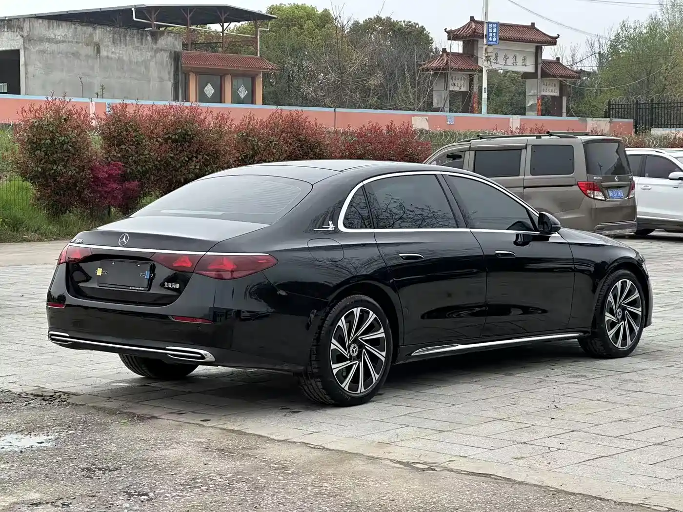 Mercedes-Benz E-Class 2025 E 300 L Luxury фото 7