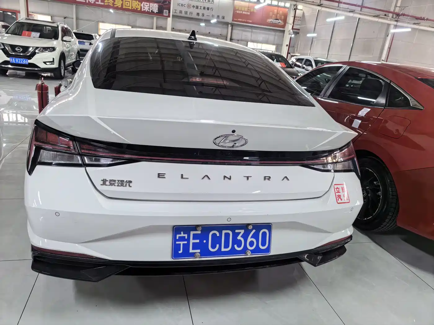 Hyundai Elantra 2022 1.5L CVT LUX Premium Edition фото 15
