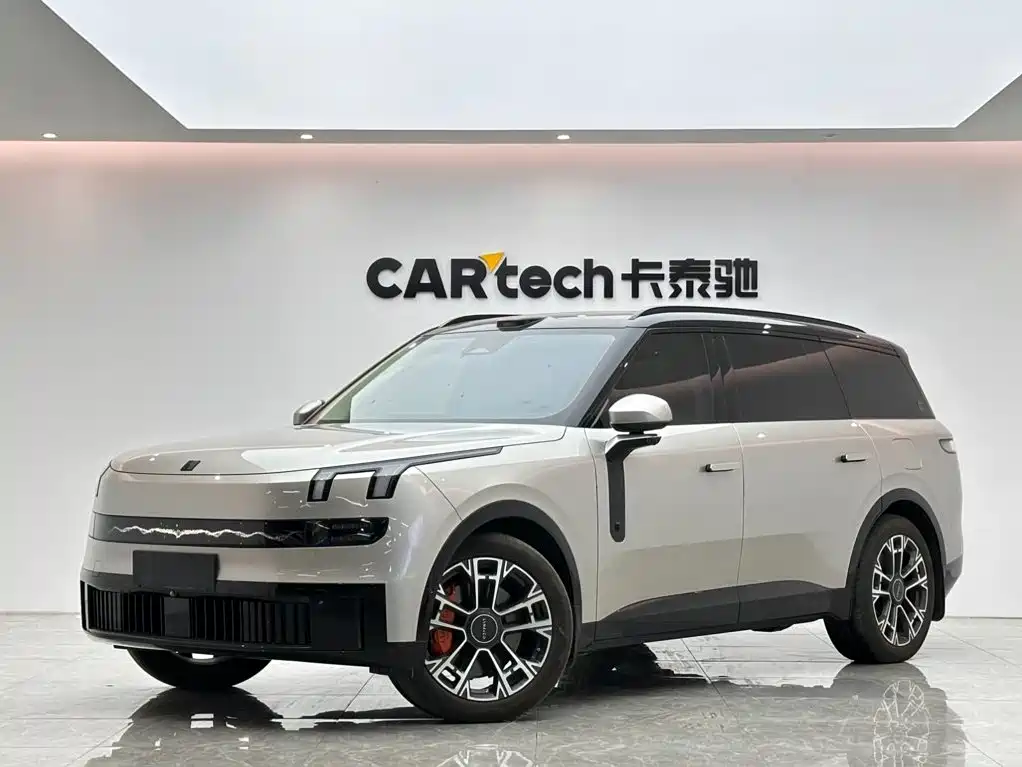 Photo 1 - Lynk & Co 900