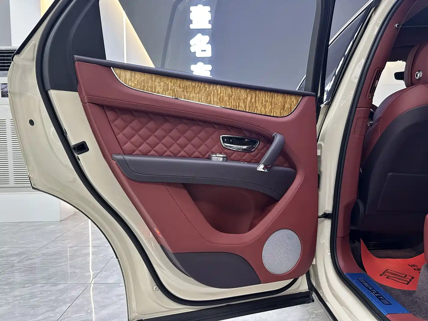 Bentley Bentayga 2017 2017 6.0T Standard Edition