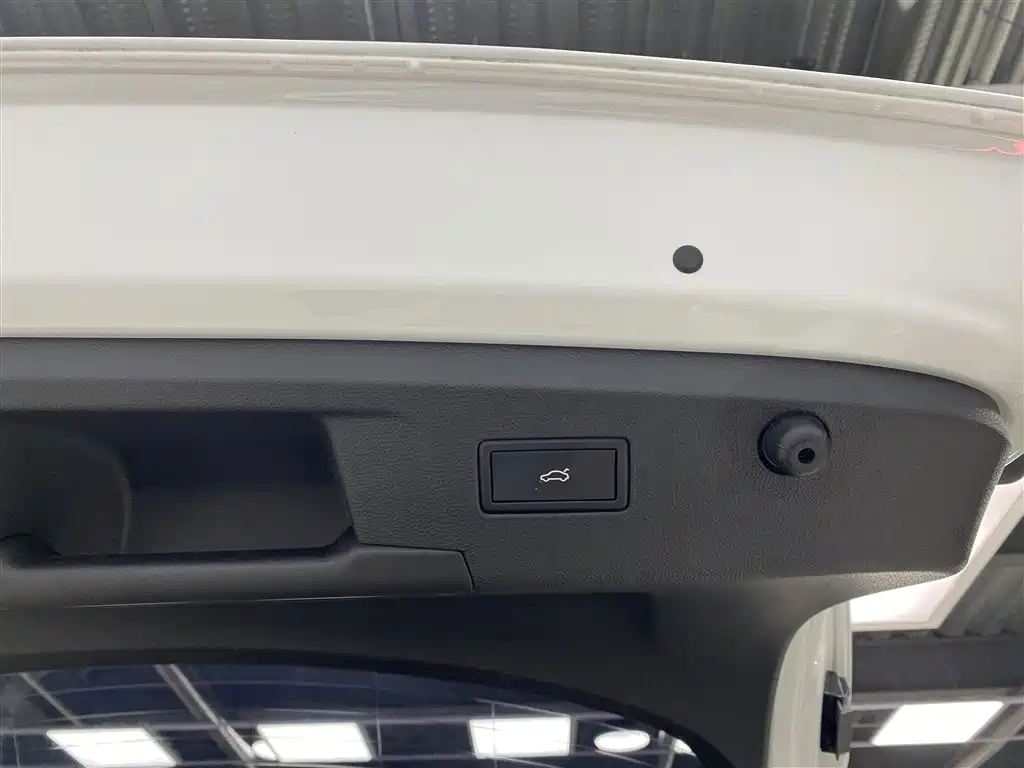 Volkswagen Tiguan X 2023 Facelift 330TSI FWD Prestige Flagship фото 17