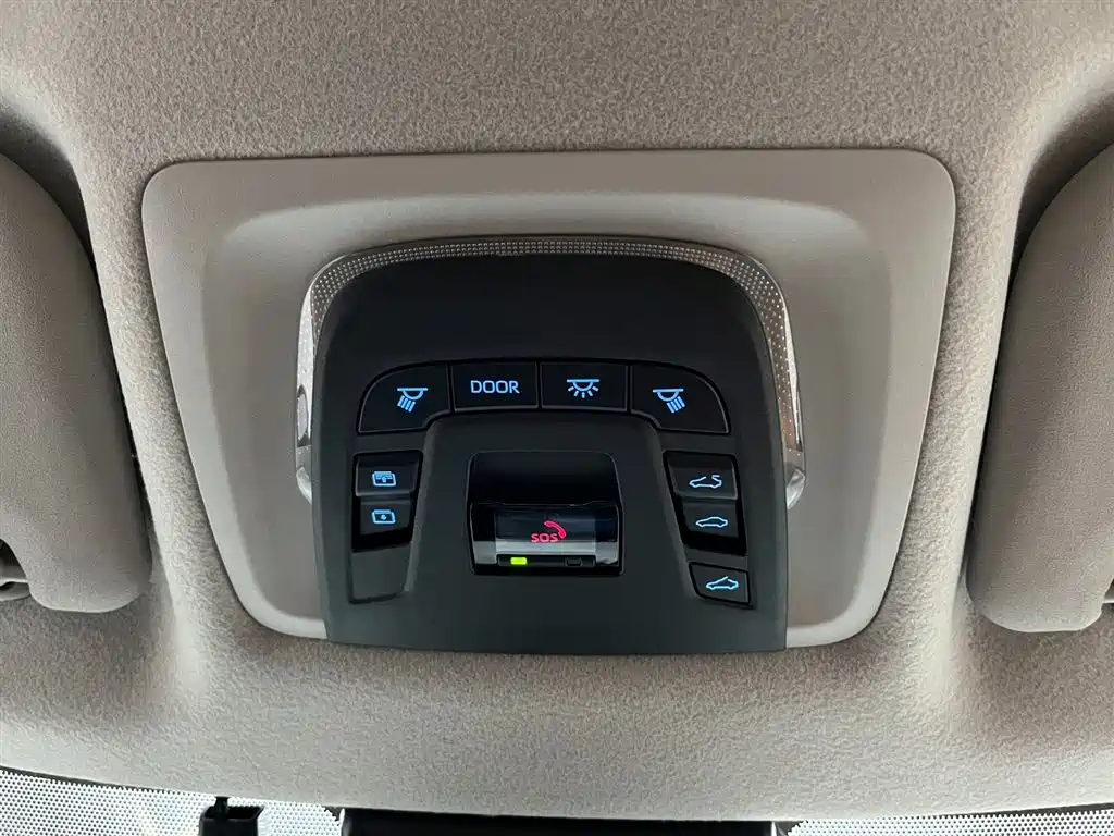 Toyota Corolla Cross 2022 2.0L Flagship Edition фото 8