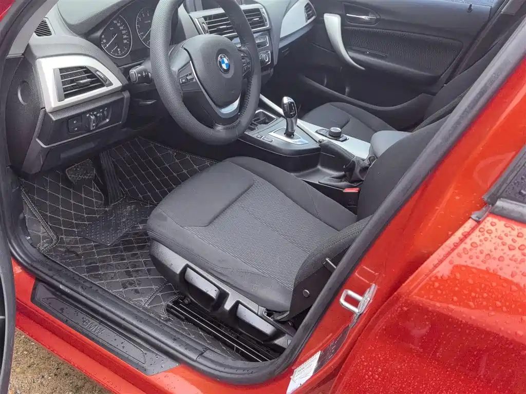 BMW 1 Series (Import) 2015 118i Leading фото 7