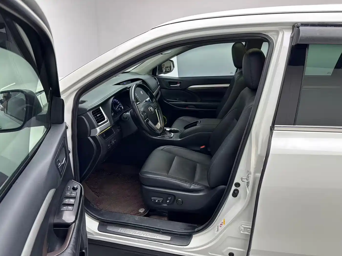 Toyota Highlander 2018 2.0T 2WD Luxury 7-seater (China V) фото 5