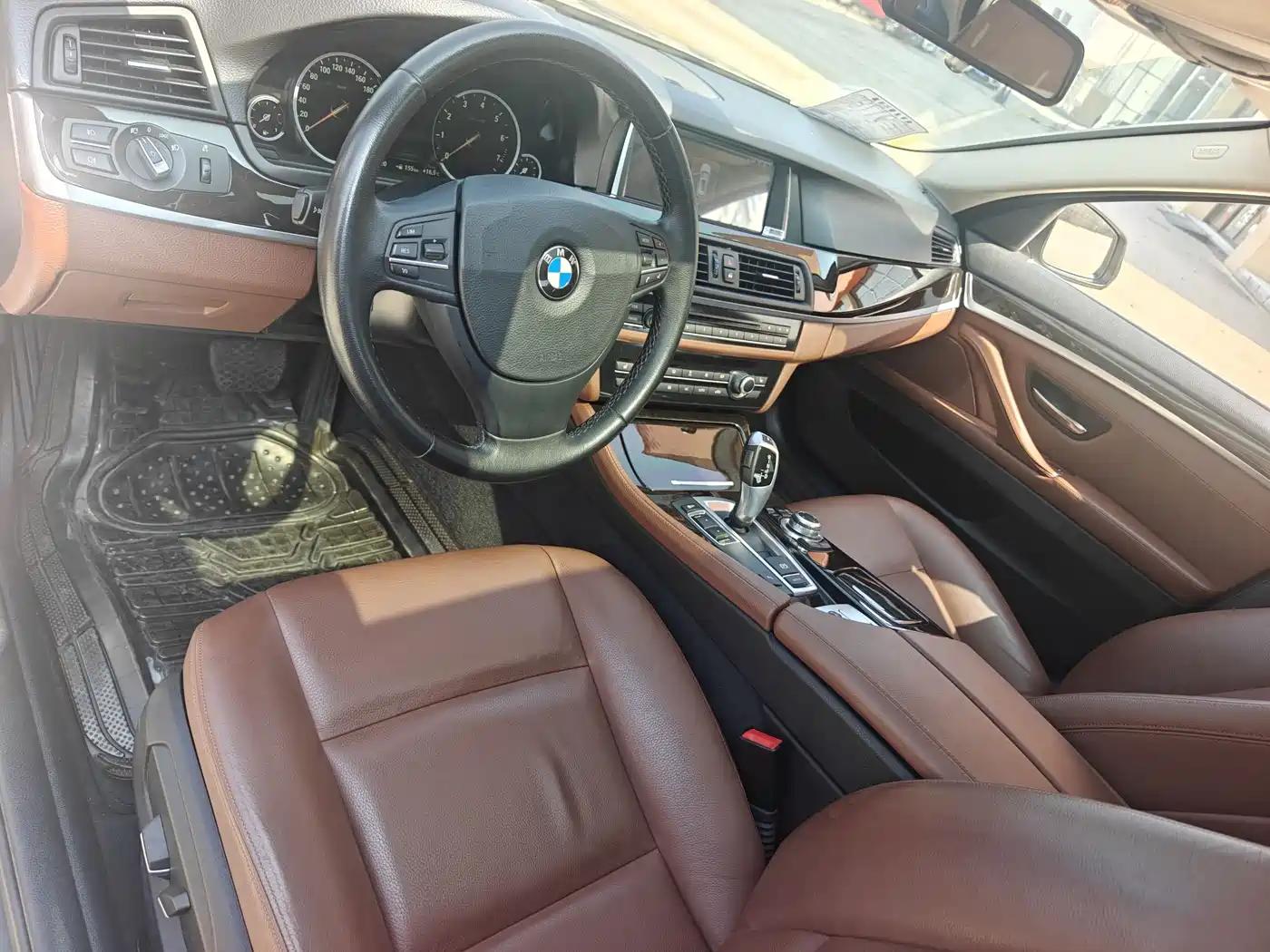 BMW 5 Series 2014 525Li Leading фото 8