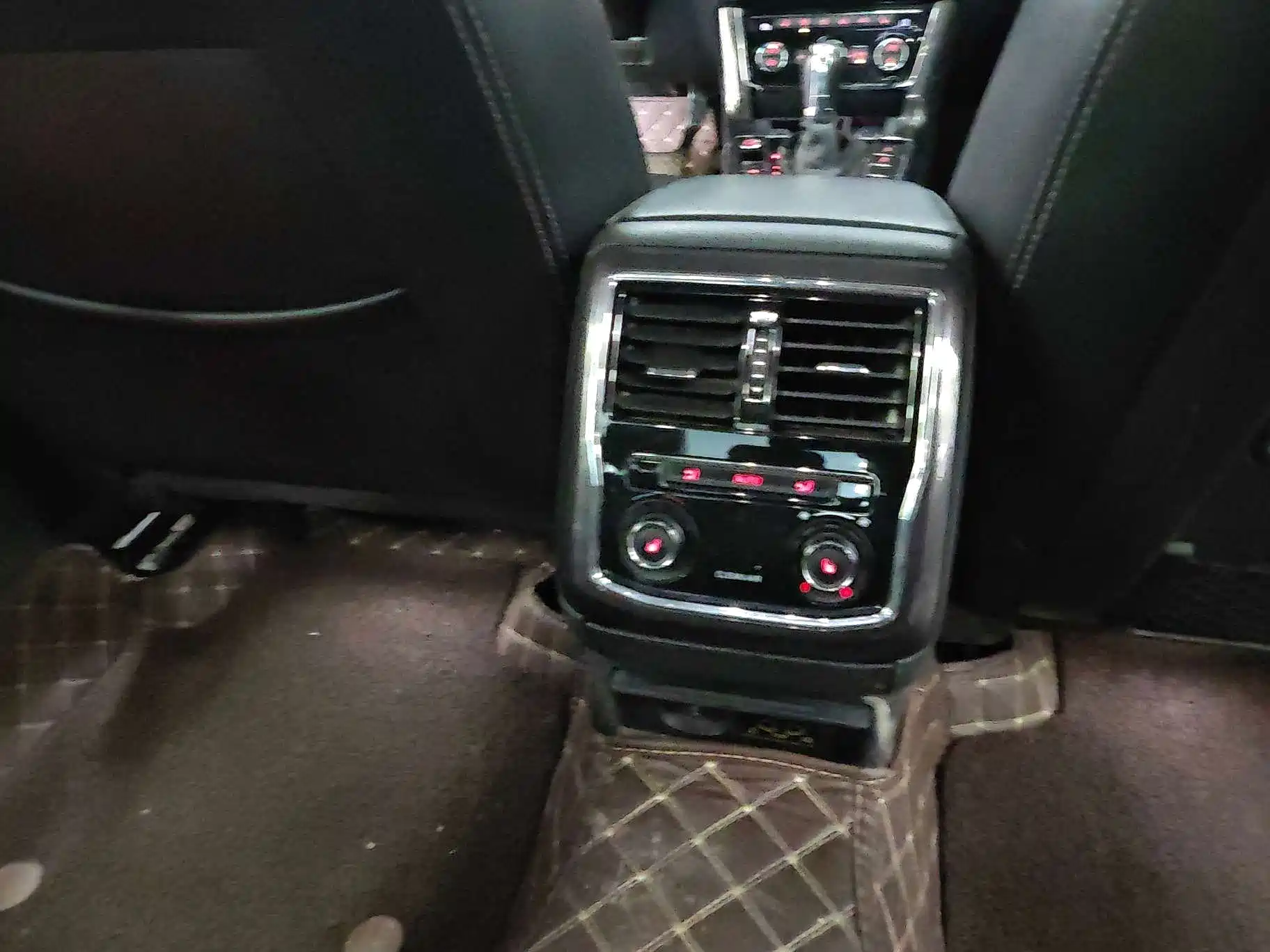 صورة 14 - Volkswagen Passat