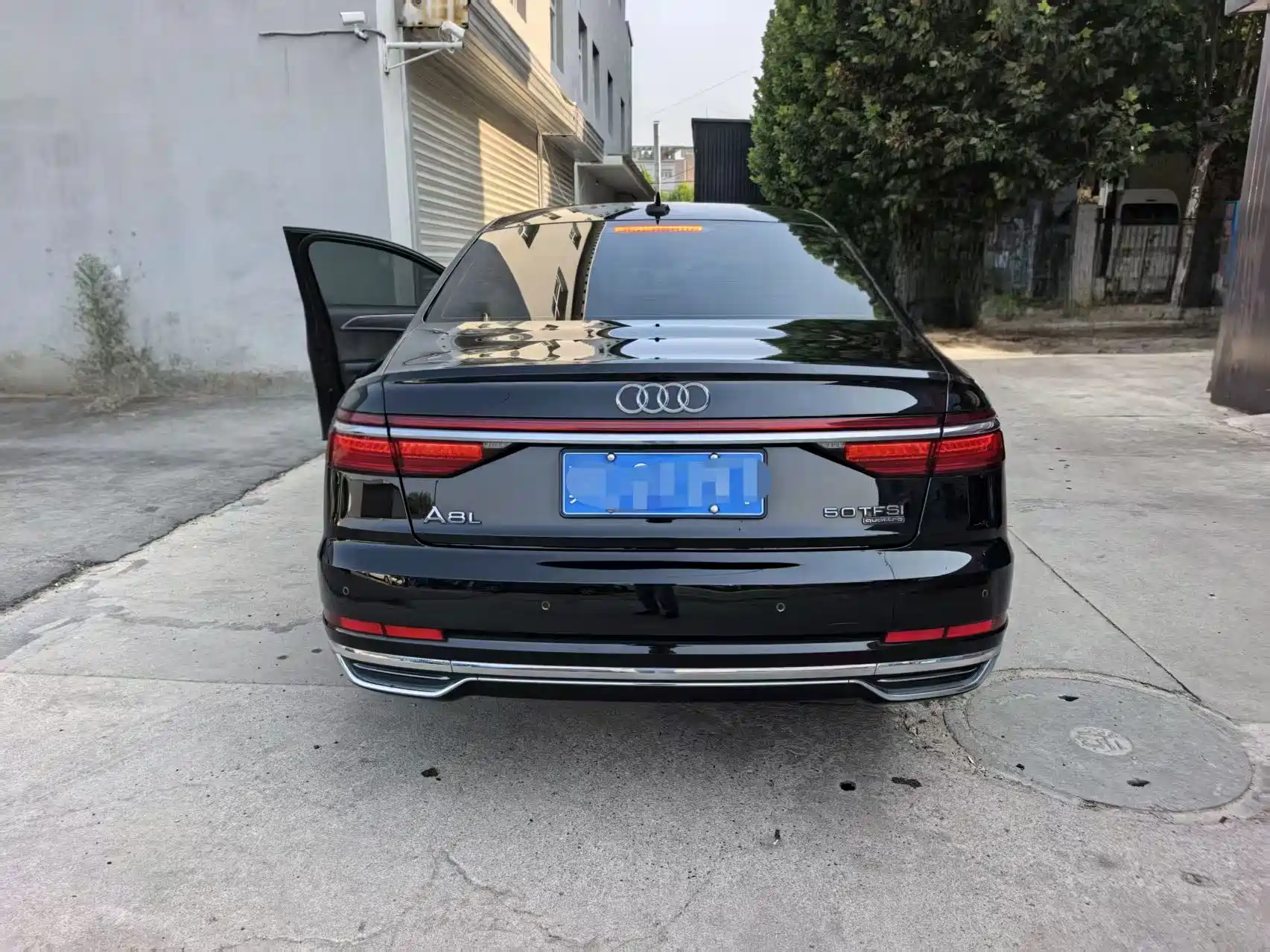 Фото 2 - Audi A8
