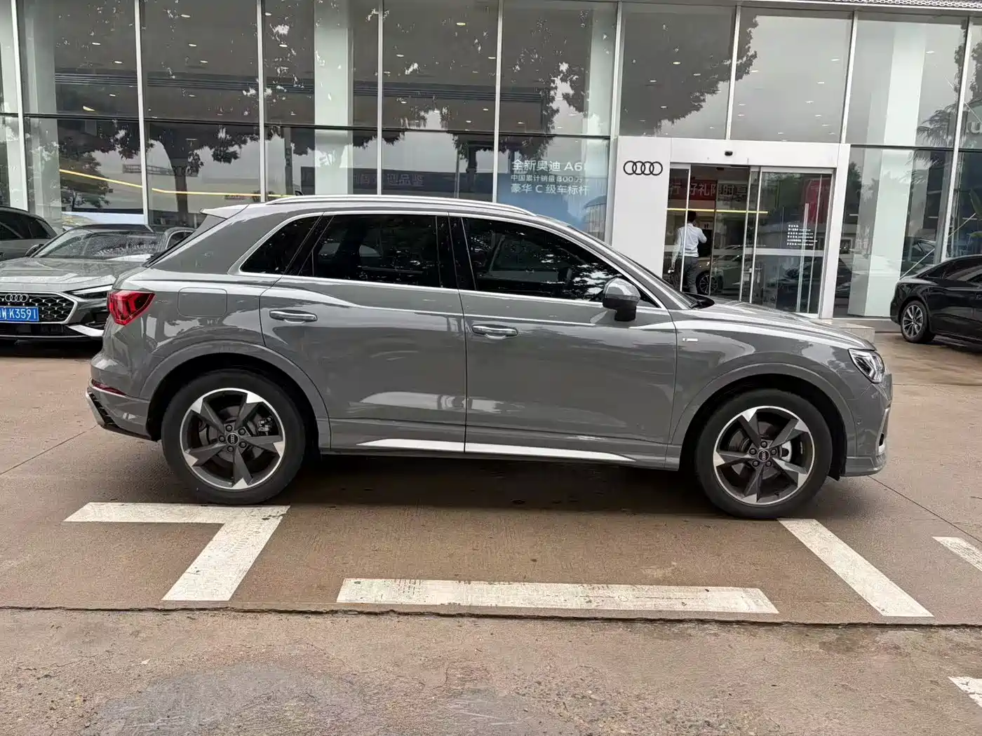 Audi Q3 2024 35 TFSI Fashion Sport фото 3
