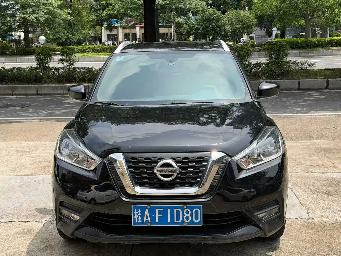 Photo 2 - Nissan Kicks