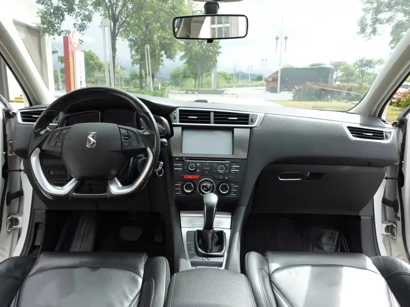 DS 5LS 2015 2014 1.8L Elegance VTi140