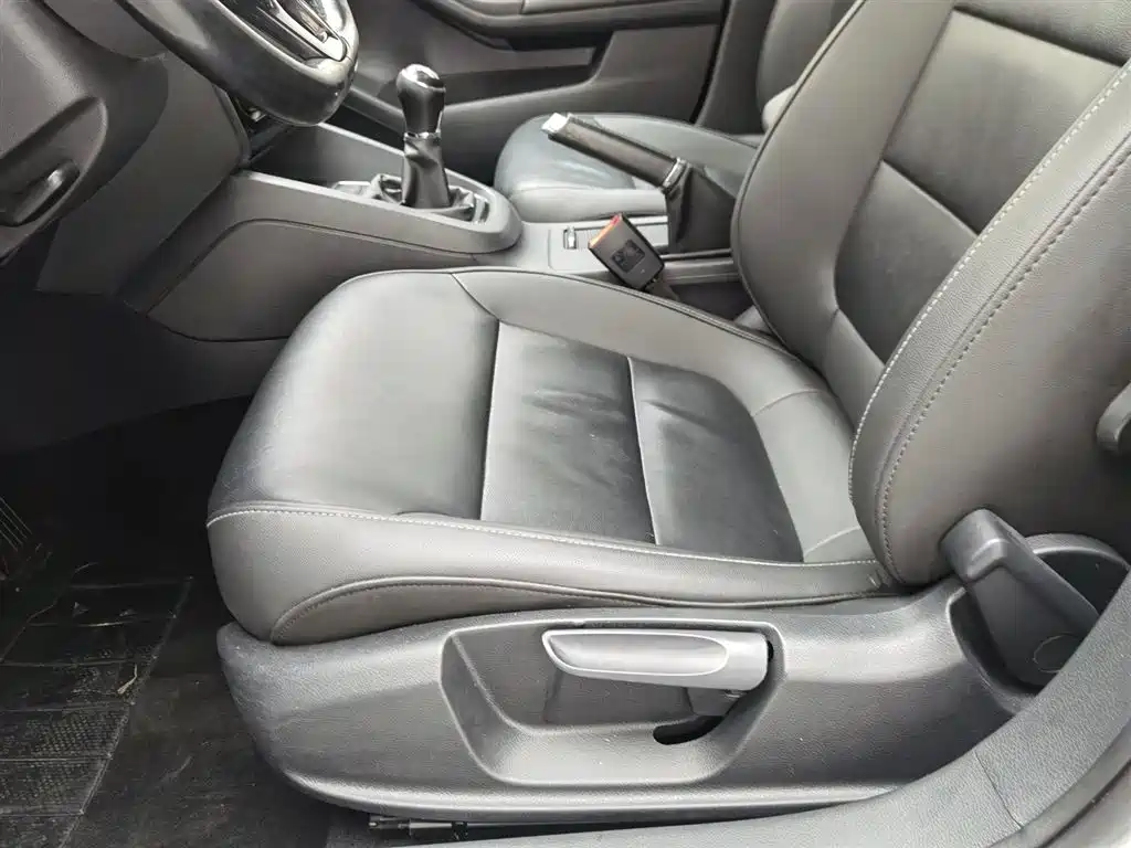 Volkswagen Sagitar 2017 1.6L Manual Comfort фото 20