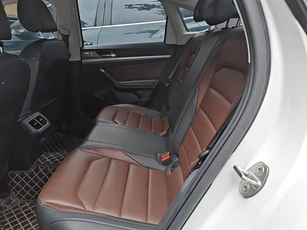 Volkswagen Lavida 2021 280TSI DSG Luxury Edition фото 17