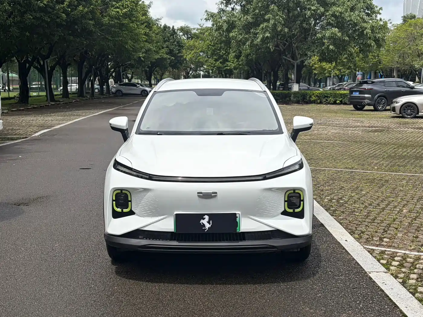 Фото 2 - Geely Geometry E Firefly