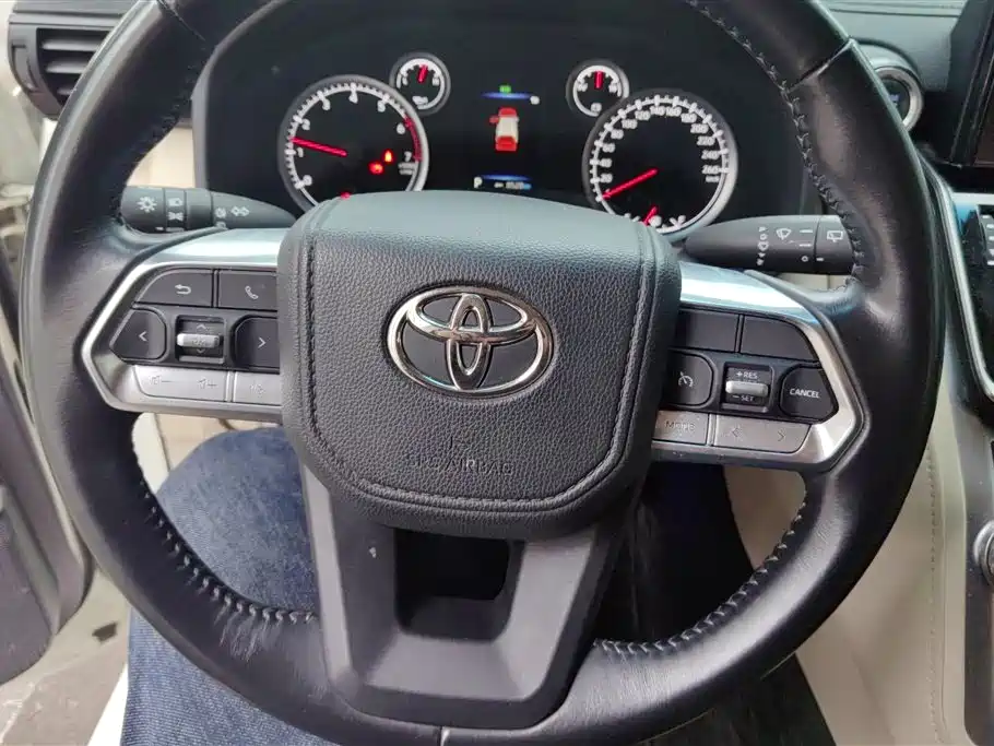 Toyota Land Cruiser (Import) фото 15