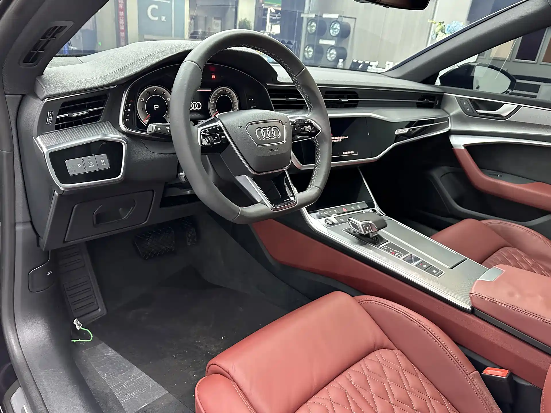 Photo 12 - Audi A7L