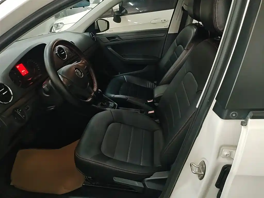 Volkswagen Jetta 2017 1.5L Automatic Fashion фото 15