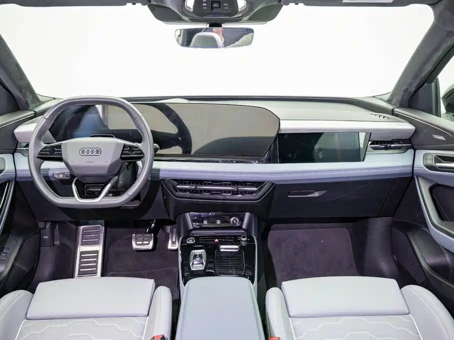 Фото 14 - Audi Q6L e-tron