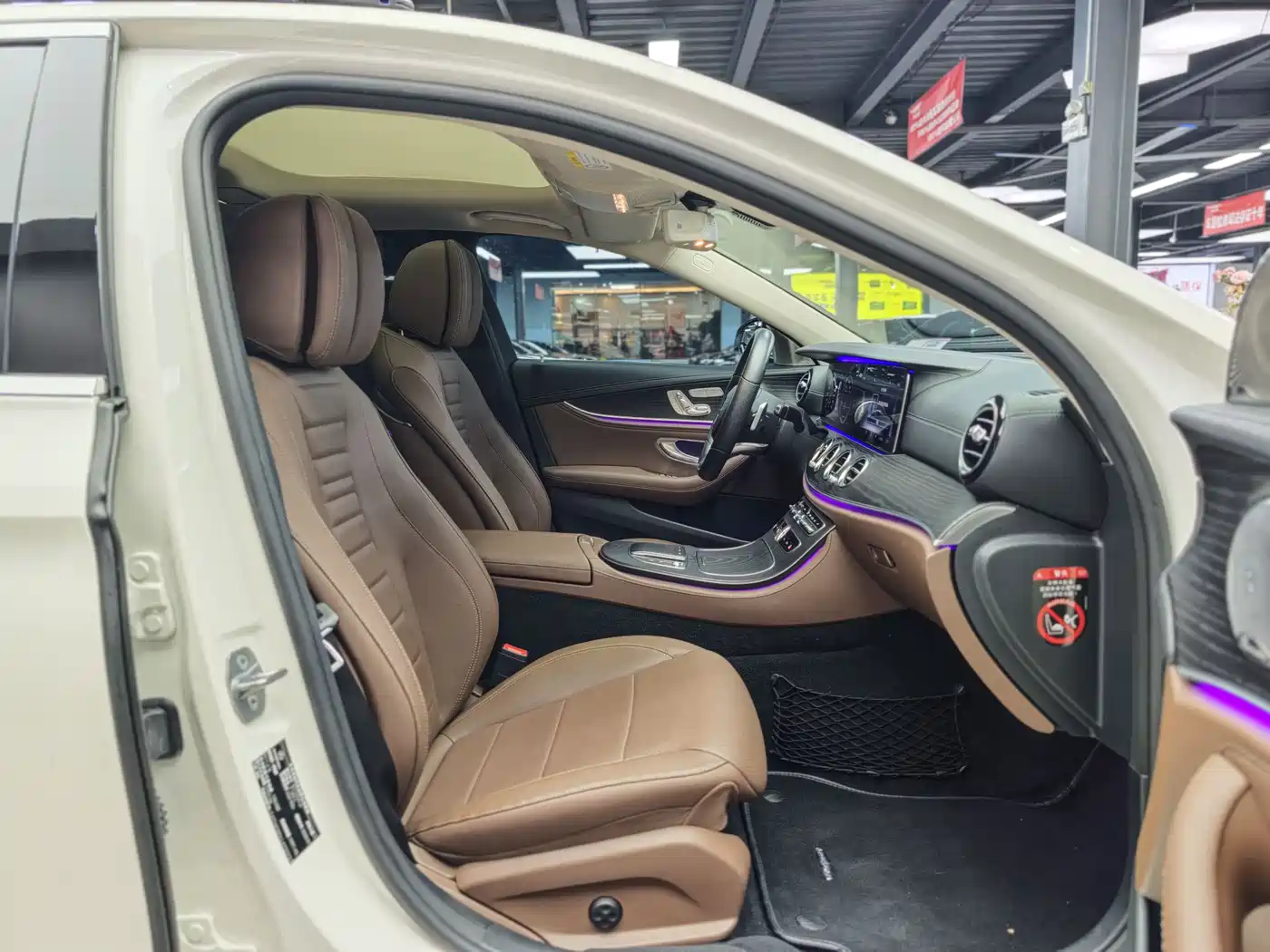 Mercedes-Benz E-Class 2020 E 300 L Sport Luxury Model фото 4