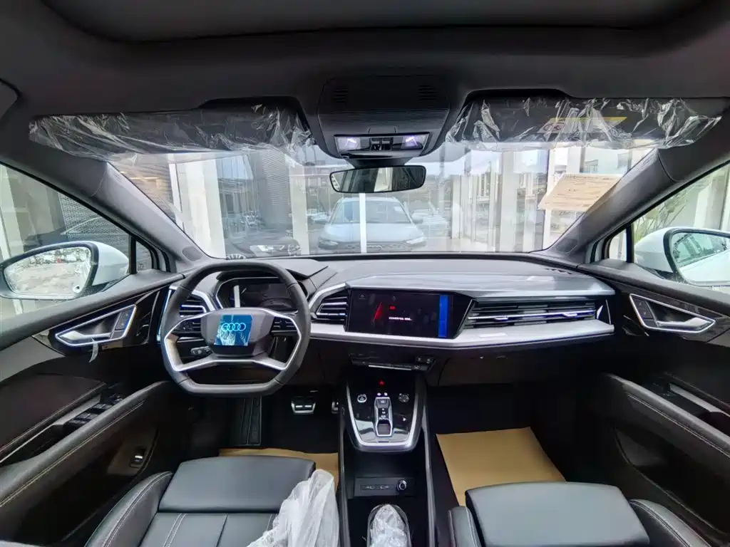 Audi Q4 e-tron 2024 40 e-tron Pioneer Edition фото 8