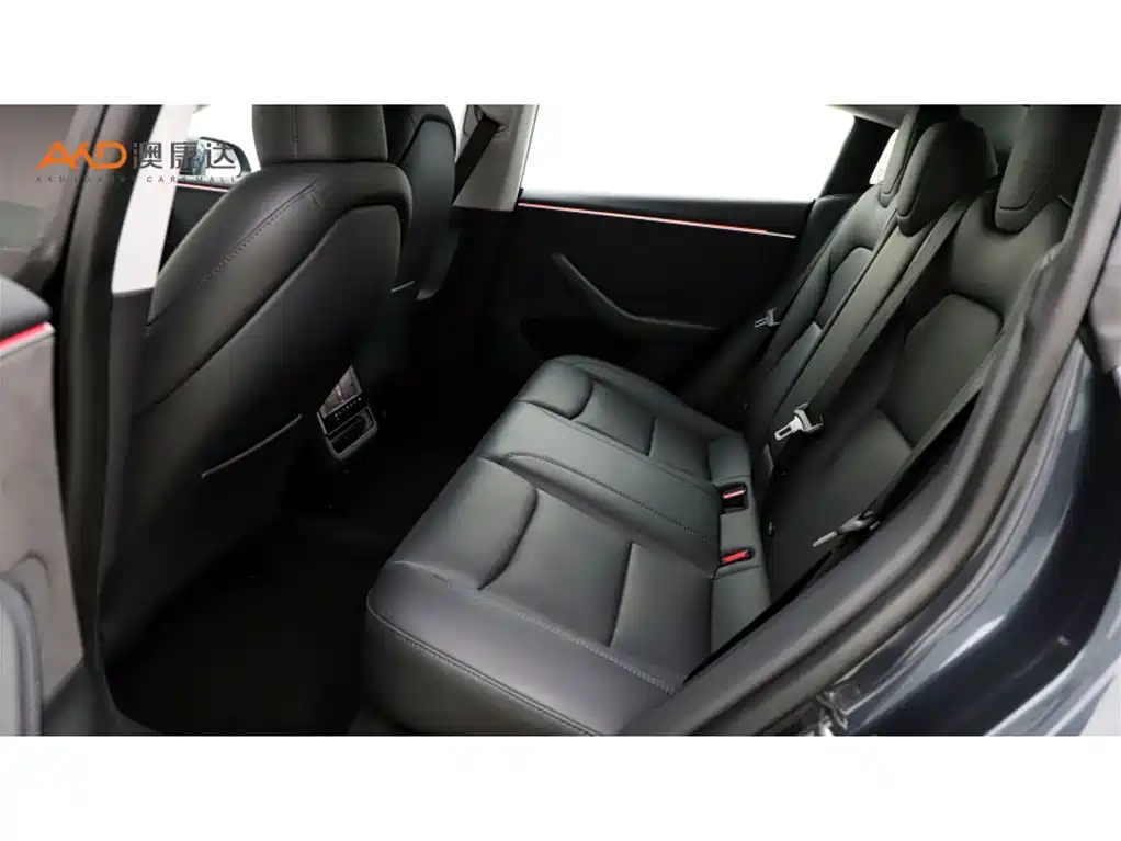 Фото 7 - Tesla Model 3