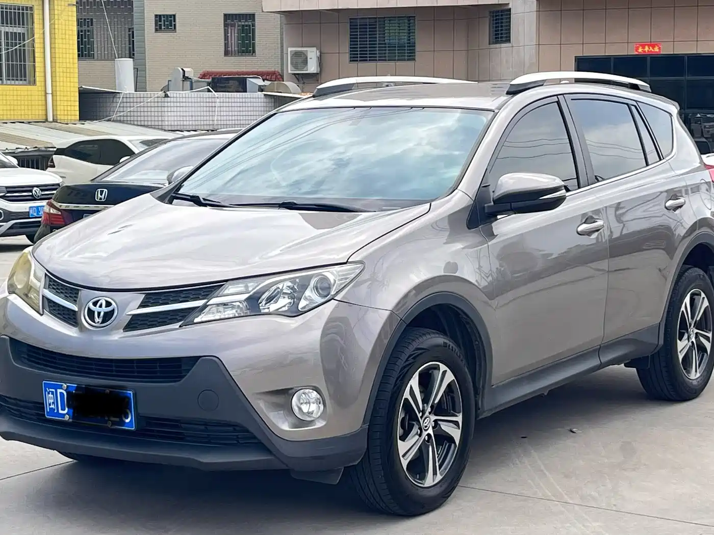 Toyota RAV4 Rongfang 2015 2.0L CVT 2WD Urban Edition