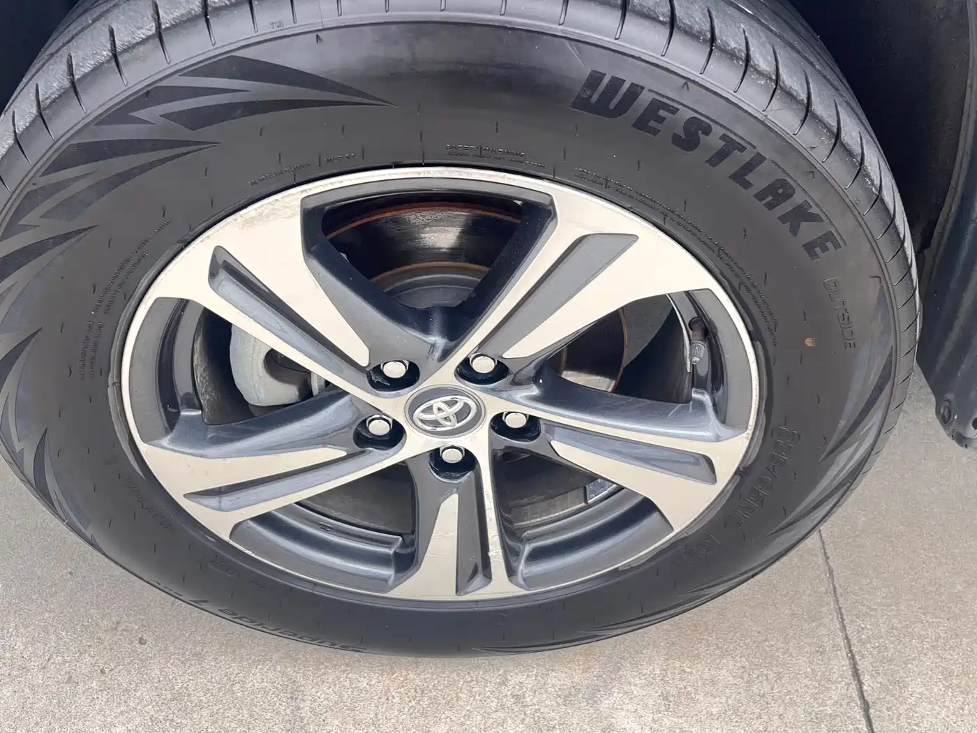 Toyota RAV4 Rongfang 2015 2.0L CVT 2WD Urban Edition фото 10