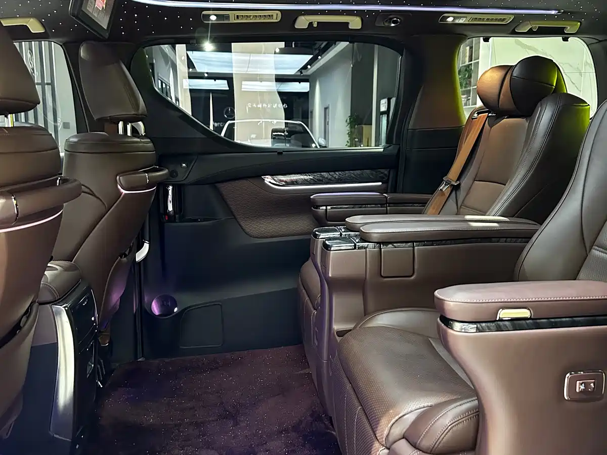 Toyota Alphard 2015 3.5L Premium Edition фото 4