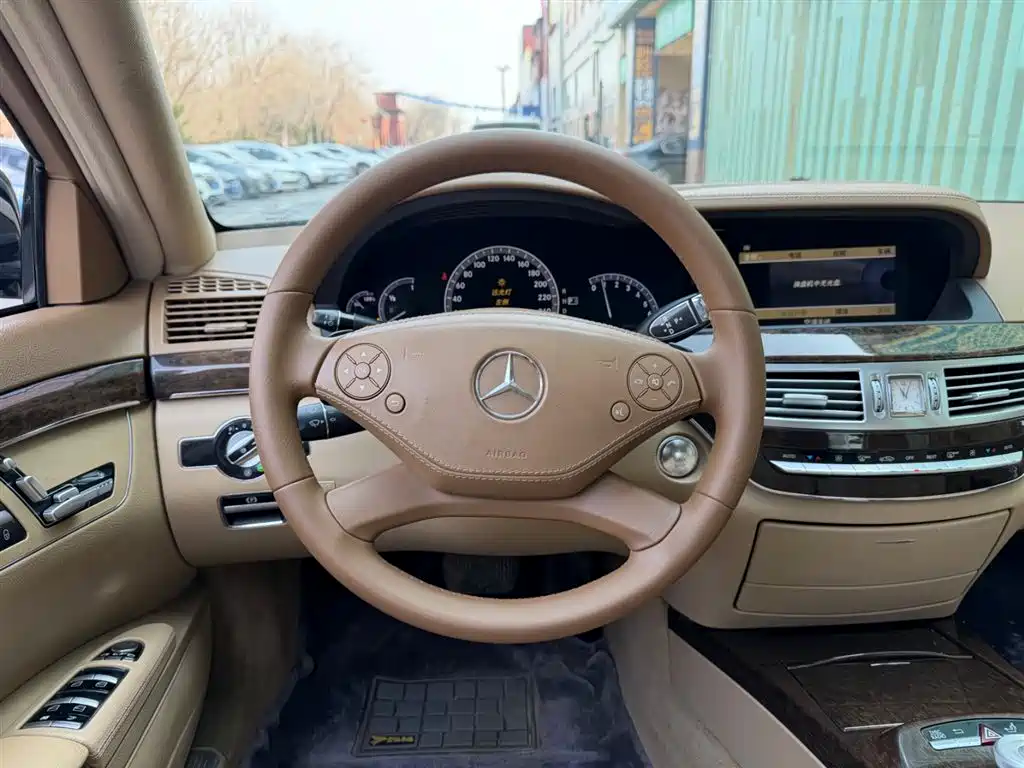 Mercedes-Benz S-Class 2012 S 300 L Luxury Grand Edition фото 5
