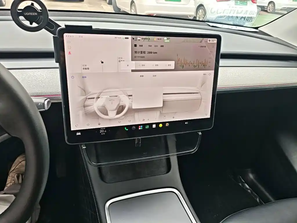Фото 13 - Tesla Model Y
