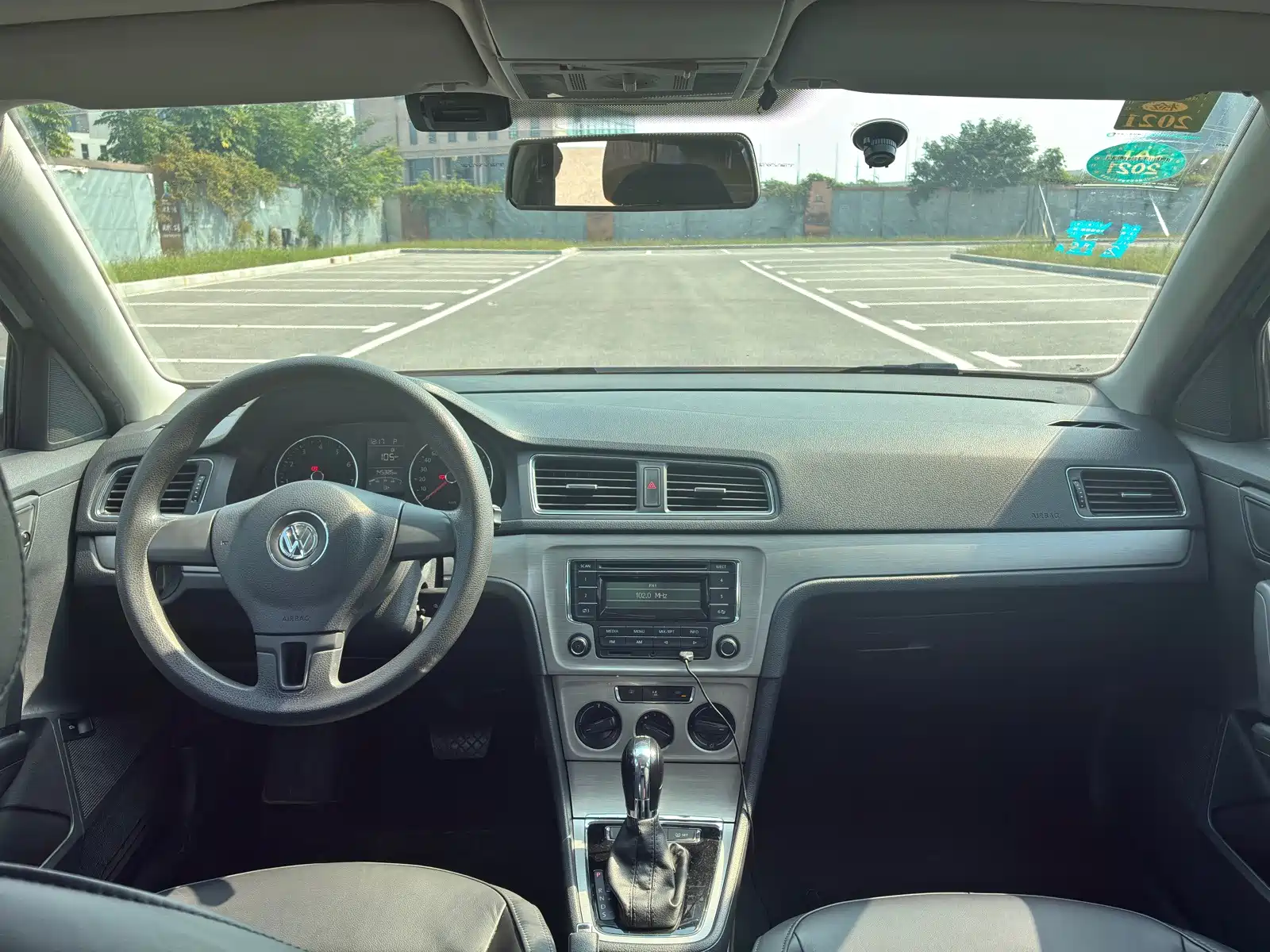 صورة 10 - Volkswagen Lavida