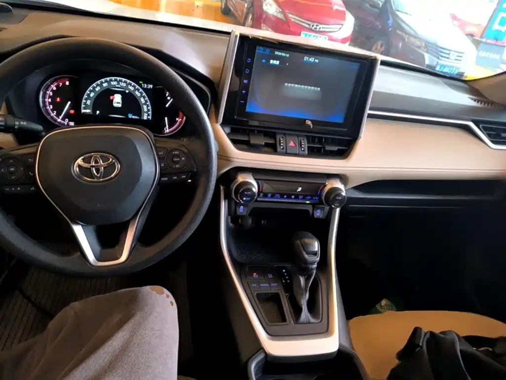 Toyota RAV4 Rongfang 2020 2.0L CVT 2WD Trend Edition фото 10