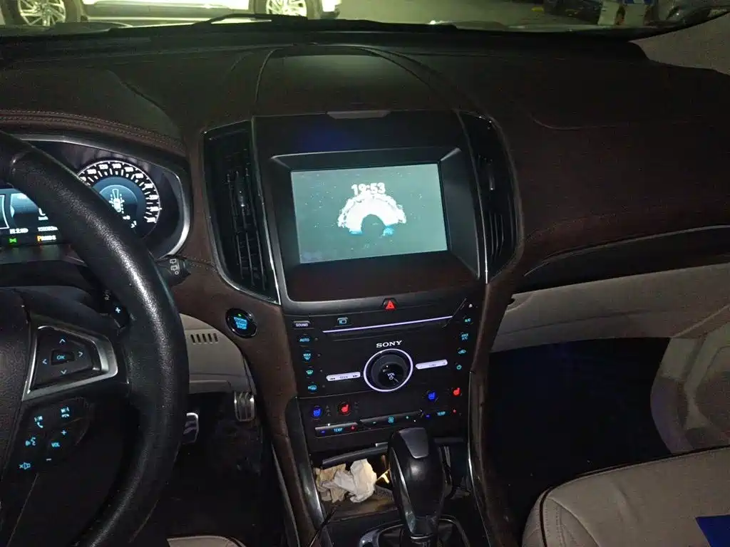 Фото 6 - Ford Edge
