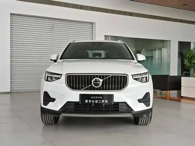 Volvo XC40 2024 B3 Smart Elite Luxury Edition — фото 2