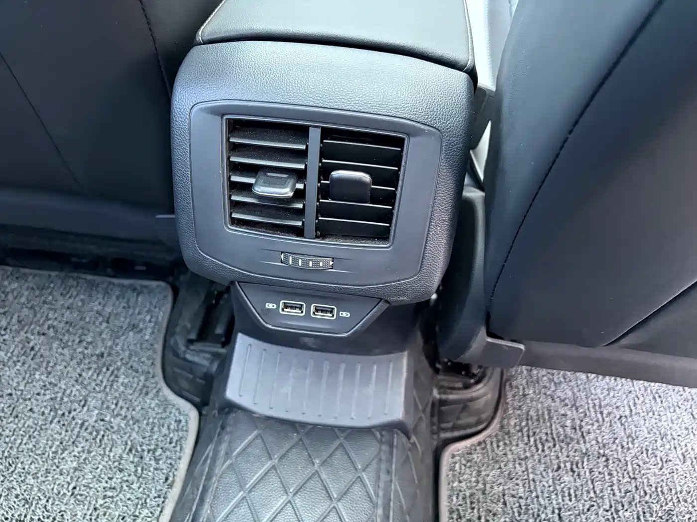 VOLKSWAGEN T ROC EXPLORING SONGS