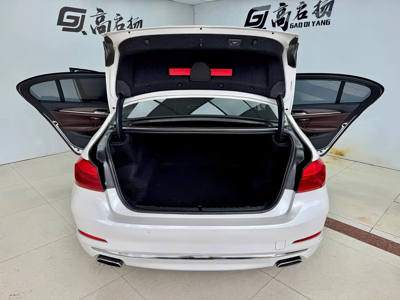 Фото 23 - BMW 5 Series