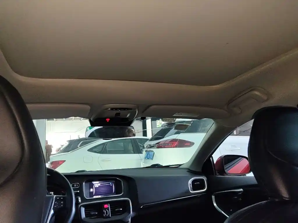 Photo 18 - Volvo V40
