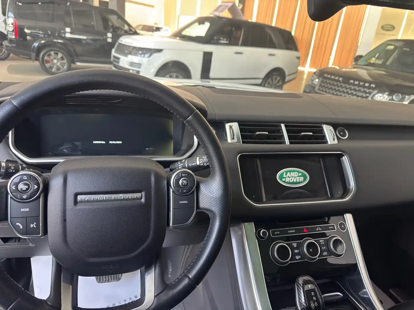 Land Rover Range Rover Sport 2015 3.0 SC V6 HSE фото 15