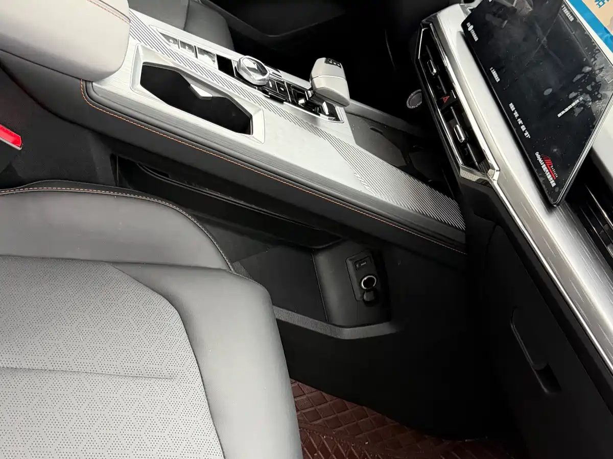Changan Oshan Z6 2023 2022 Blue Whale 1.5T DCT Intelligent Enjoyment
