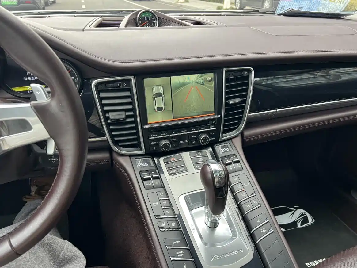 صورة 5 - Porsche Panamera