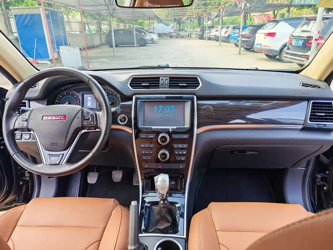 Фото 12 - Haval H2