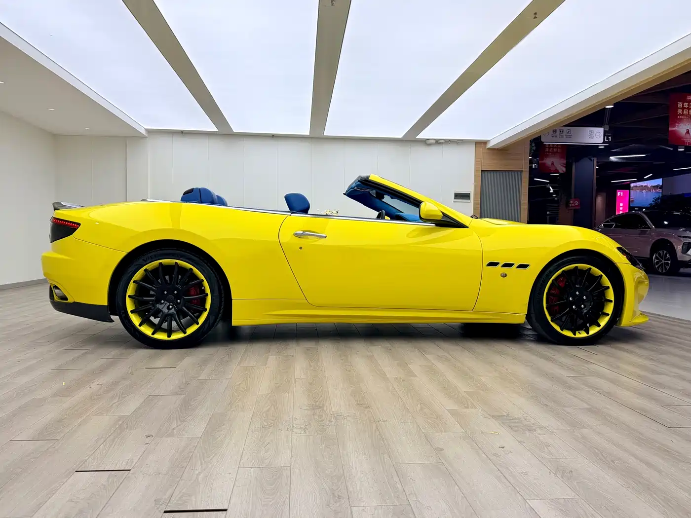 Maserati GranCabrio 2012 4.7L Sport фото 4